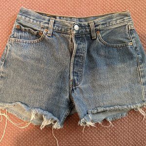 Vintage Levi 501 cut-off denim shorts size 6 / W30